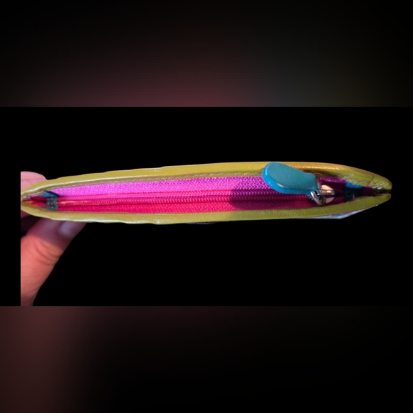 ili New York Colorful Striped 8 Slot Wallet And Zipper Pocket - Picture 4 of 5